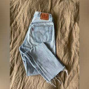 High Waisted Levi’s 501 Ankle Cropped Light Denim Jean